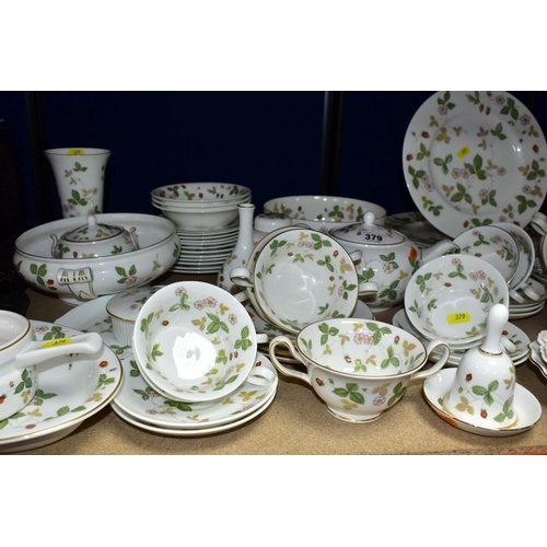 379 - A WEDGWOOD BONE CHINA 'WILD STRAWBERRY' R4406 PATTERN PART DINNER SERVICE AND A SMALL QUANTITY OF GI... 