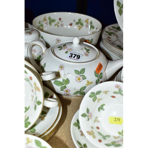 379 - A WEDGWOOD BONE CHINA 'WILD STRAWBERRY' R4406 PATTERN PART DINNER SERVICE AND A SMALL QUANTITY OF GI... 