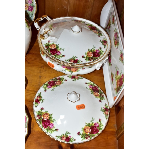 352 - A GROUP OF ROYAL ALBERT OLD COUNTRY ROSES GIFTWARES AND DINNERWARES, comprising a small novelty teap... 