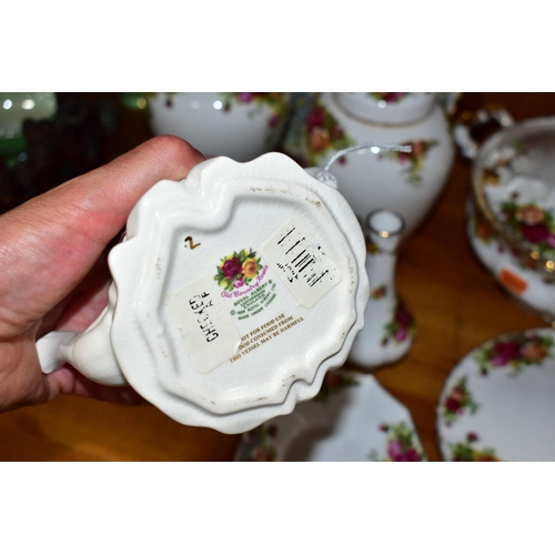 352 - A GROUP OF ROYAL ALBERT OLD COUNTRY ROSES GIFTWARES AND DINNERWARES, comprising a small novelty teap... 