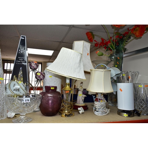 376 - A GROUP OF TABLE LAMPS, GLASS VASES, BOWLS, ARTIFICIAL FLOWERS, ETC, including a boxed set of three ... 