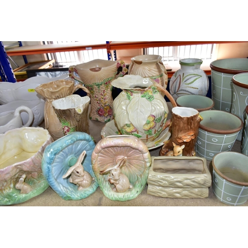 377 - A COLLECTION OF DENBY, SYLVAC, HORNSEA, ARTHUR WOOD AND OTHER CERAMICS, including six green and whit... 