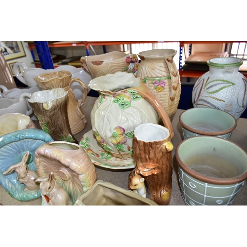 377 - A COLLECTION OF DENBY, SYLVAC, HORNSEA, ARTHUR WOOD AND OTHER CERAMICS, including six green and whit... 