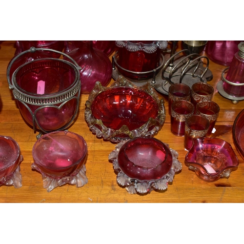 430 - A COLLECTION OF CRANBERRY GLASS AND OTHER GLASSWARES, to include cranberry glass vases, jugs, drinki... 