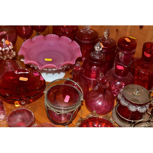 430 - A COLLECTION OF CRANBERRY GLASS AND OTHER GLASSWARES, to include cranberry glass vases, jugs, drinki... 