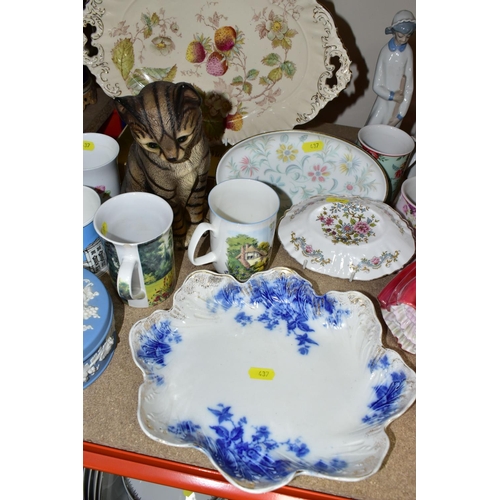 437 - A GROUP OF CERAMICS AND A ROYAL ALBERT 'MOSS ROSE' PATTERN PART TEA SET, comprising seven tea plates... 