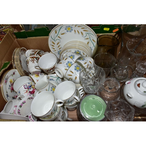 465 - FOUR BOXES AND LOOSE CERAMICS, GLASS AND SUNDRY ITEMS, to include a forty piece Wedgwood Wheatear te... 