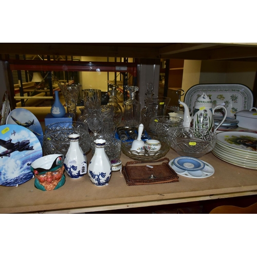 498 - A LARGE GROUP OF CERAMICS AND CUT CRYSTAL, comprising a pair of Royal Doulton  'Real old Willow' pat... 