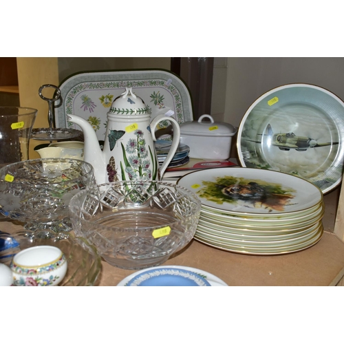 498 - A LARGE GROUP OF CERAMICS AND CUT CRYSTAL, comprising a pair of Royal Doulton  'Real old Willow' pat... 