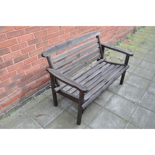 1030 - A MODERN PINE WOOD GARDEN BENCH with slatted seat and back width between arms 110cm (Condition:- goo... 