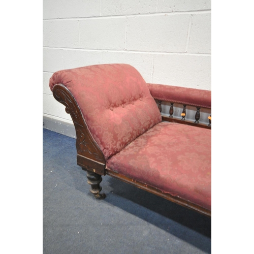 1303 - AN EDWARDIAN WALNUT CHAISE LONGUE, length 183cm x depth 64 (condition:-distressed due to condition o... 