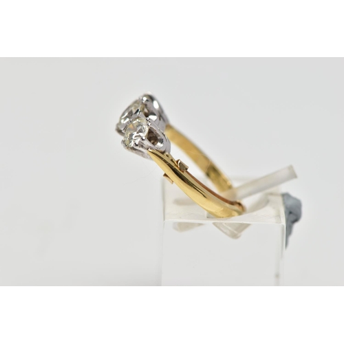 3 - AN 18CT GOLD DIAMOND THREE STONE RING, comprising three graduated brilliant cut diamonds, estimated ... 