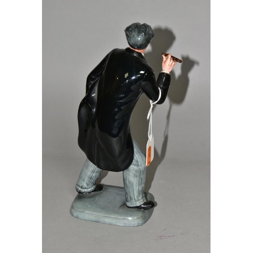 305 - A ROYAL DOULTON GROUCHO MARX FIGURINE, HN2777, limited edition numbered 634/9500 (1) (Condition repo... 