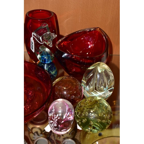 329 - A GROUP OF COLOURED AND DECORATIVE GLASSWARES, twenty one pieces to include Caithness Skyhigh and Se... 