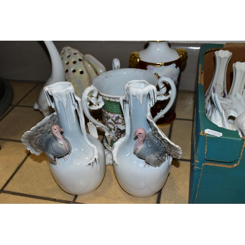 368 - A BOX AND LOOSE CERAMICS AND SUNDRY ITEMS, to include a tall Nao goose height 33.5cm, a Nao group of... 