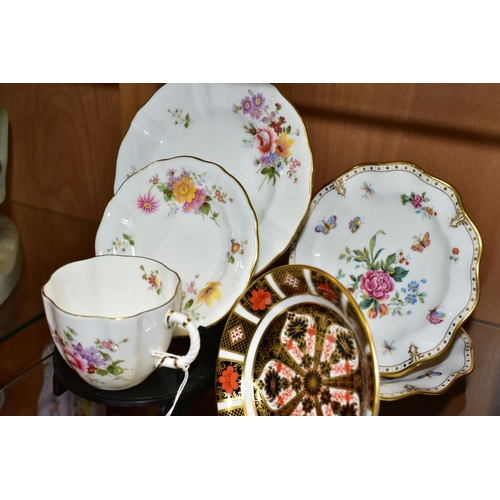 376 - SIX PIECES OF ROYAL CROWN DERBY TEAWARES, comprising an Old Imari 1128 shallow bowl diameter 13cm, t... 