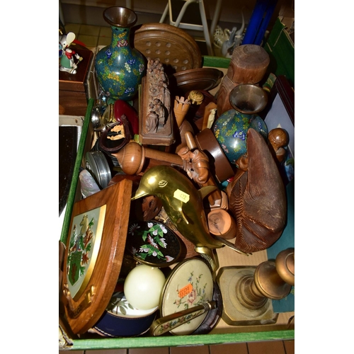 422 - ONE BOX OF TREEN AND ASSORTED SUNDRIES, to include a brass banker's lamp with green glass shade, a w... 