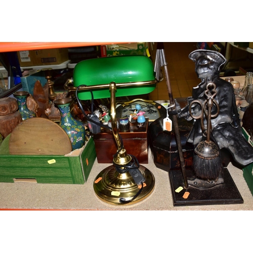 422 - ONE BOX OF TREEN AND ASSORTED SUNDRIES, to include a brass banker's lamp with green glass shade, a w... 