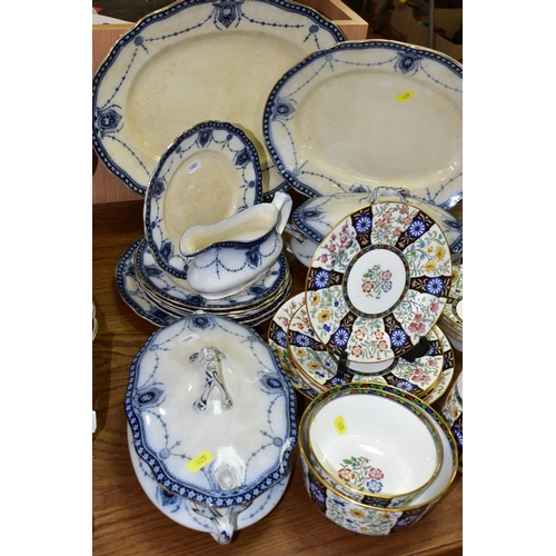 425 - A GROUP OF EARLY MINTON TEAWARES AND FLOW BLUE DINNERWARE, comprising Minton G4952 floral pattern wi... 