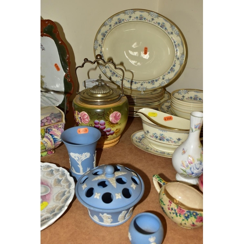 467 - A GROUP OF CERAMICS AND DINNERWARE,  comprising a Minton 'Avonlea' pattern part dinner set  one grav... 