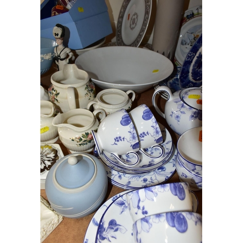 471 - A QUANTITY OF WEDGWOOD PETER RABBIT ITEMS TOGETHER WITH WEDGWOOD TEAWARES, to include two Wedgwood '... 