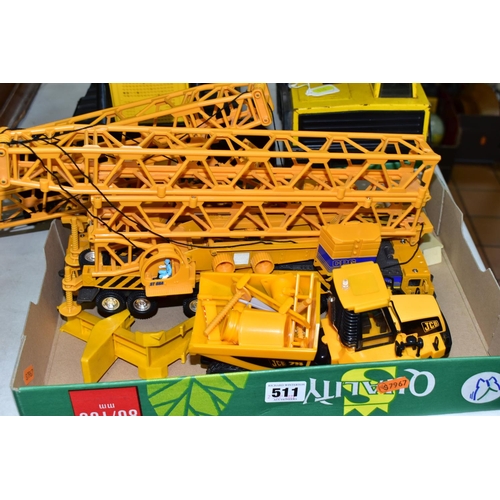 511 - TWO TONKA TRUCKS AND ASSORTED VEHICLES, comprising a Tonka tipper truck and bulldozer, together with... 