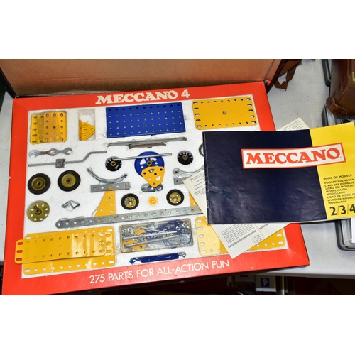 530 - MECCANO & MARBLES, one Meccano set 4, one Meccano Gears Outfit B (contents B complete, set 4 uncheck... 