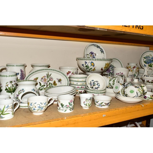 577 - A QUANTITY OF PORTMEIRION BOTANIC GARDEN PATTERN TABLE AND GIFTWARE, comprising a boxed set of four ... 