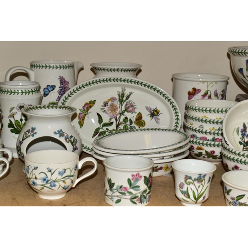 577 - A QUANTITY OF PORTMEIRION BOTANIC GARDEN PATTERN TABLE AND GIFTWARE, comprising a boxed set of four ... 