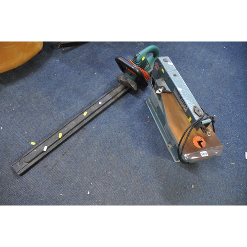 1070 - A DRAPER FS16A FRETSAW with blade along with a Bosch AHS600 hedge trimmer (both PAT pass and working... 