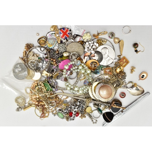 57 - A BAG OF ASSORTED COSTUME JEWELLERY, a selection of white and yellow metal jewellery, an assortment ... 