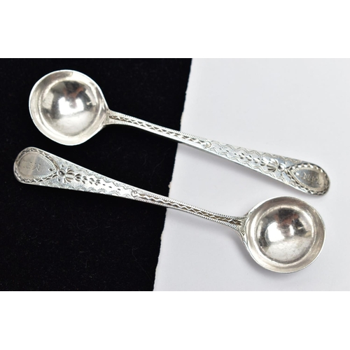 85 - TWO LATE GEORGIAN SILVER SALT SPOONS, each of similar design, with textured pattern handles, to the ... 