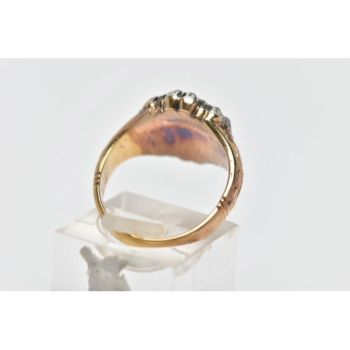 1 - A GEORGIAN DIAMOND CLUSTER RING, set with a principal old mine cut diamond, measuring approximately ... 