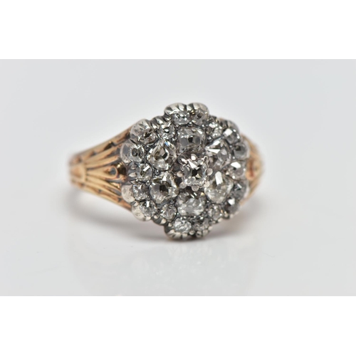 1 - A GEORGIAN DIAMOND CLUSTER RING, set with a principal old mine cut diamond, measuring approximately ... 