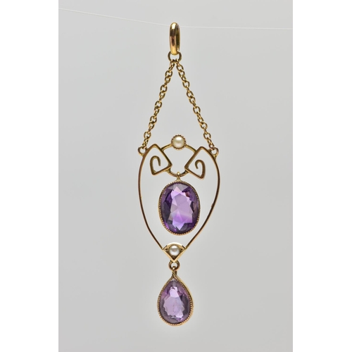 10 - AN EARLY 20TH CENTURY 9CT YELLOW GOLD AMETHYST AND SPLIT PEARL PENDANT, TOGETHER WITH A PAIR OF EARL... 