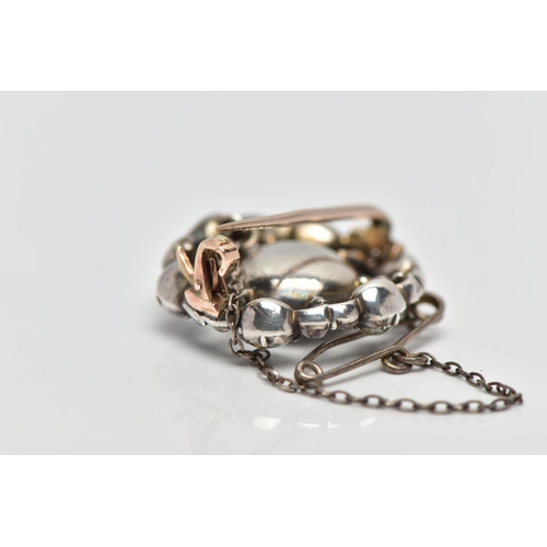 3 - A GEORGIAN DIAMOND CLUSTER BROOCH, set with a principal old European cut diamond, measuring approxim... 
