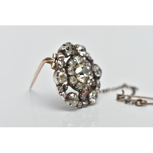 3 - A GEORGIAN DIAMOND CLUSTER BROOCH, set with a principal old European cut diamond, measuring approxim... 
