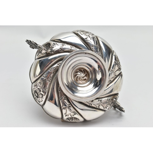 36 - A PAIR OF LATE VICTORIAN OPEN SALTS OF CAULDRON FORM AND A LATE VICTORIAN TWIN HANDLED PEDESTAL BONB... 