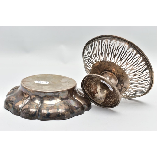 43 - AN ELIZABETH II SILVER DISH OF WAVY OUTLINE AND A GEORGE V PIERCED SILVER PEDESTAL DISH, the wavy di... 