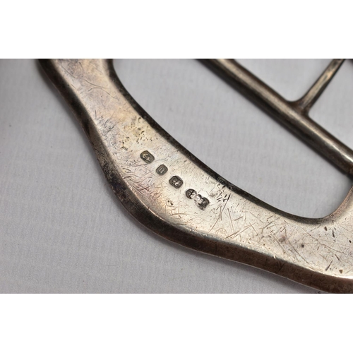 44 - A SMALL PARCEL OF SILVER, comprising a late Victorian buckle, plain with a wavy outline, maker's mar... 