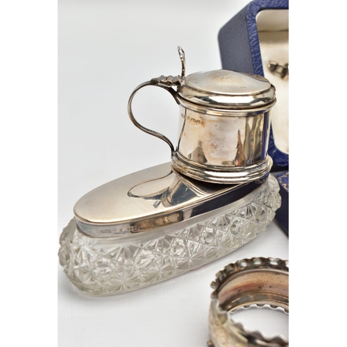 47 - A PARCEL OF LATE 19TH AND 20TH CENTURY SILVER, comprising a cased pair of Elizabeth II oval napkin r... 