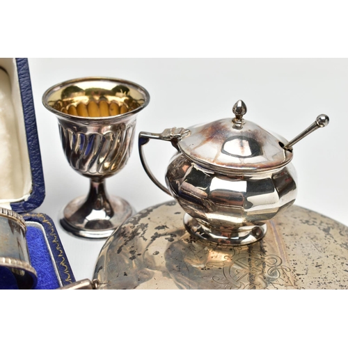 47 - A PARCEL OF LATE 19TH AND 20TH CENTURY SILVER, comprising a cased pair of Elizabeth II oval napkin r... 