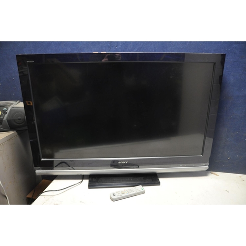 1055 - A SONY BRAVIA KDL46Z4500 46in TV with remote (PAT pass and working) (condition report:cracked plasti... 