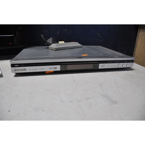 1089 - A SAMSUNG LE32D403E2W 32in TV with remote along with a Panasonic DVD-S75 DVD player (both PAT pass a... 