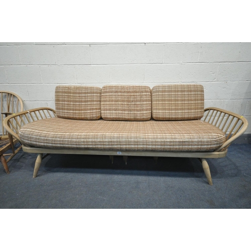 1201 - LUCIAN ERCOLANI FOR ERCOL, A MODEL 355 STUDIO COUCH, with original cushions, length 207cm x depth 79... 