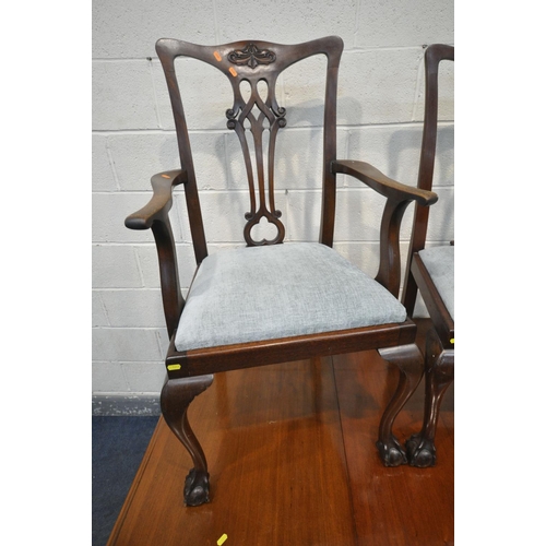 1219 - A VICTORIAN WALNUT WIND OUT DINING TABLE, with two leaves, on fluted legs, extended length 207cm x c... 