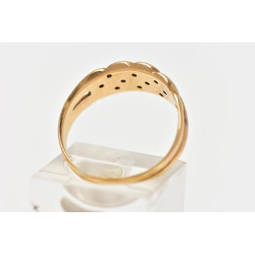 106 - EARLY 20TH CENTURY GOLD RING, a yellow gold ring with a woven design leading onto bifurcated shoulde... 