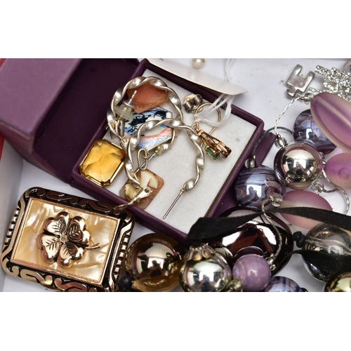 109 - A BOX OF ASSORTED ITEMS, to include a yellow metal gem set earring, stamped 375, approximate gross w... 