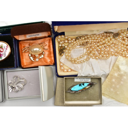 115 - A BOX OF ASSORTED COSTUME JEWELLERY, to include a white metal and butterfly wing brooch, stamped ste... 