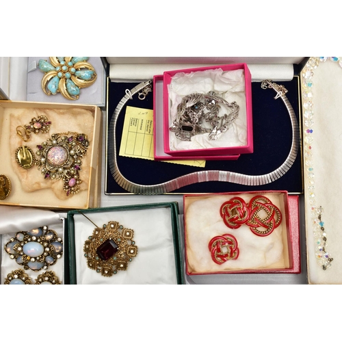 115 - A BOX OF ASSORTED COSTUME JEWELLERY, to include a white metal and butterfly wing brooch, stamped ste... 